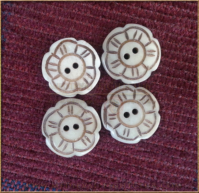 Cinquefoil hand made horn button